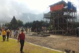 Renovasi Belum Rampung, Kompleks Candi Arjuna Malah Dipadati Turis