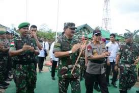 Panglima TNI & Kapolri Periksa Pos Perbatasan RI-Malaysia