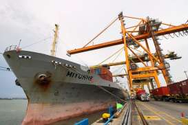 Pelindo IV Investasi US$10 Juta Untuk Pengadaan Container Crane  