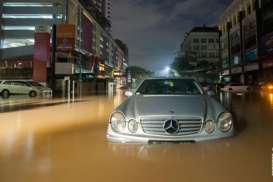 Untuk Mobil, Ini 7 Tips Melintasi Banjir 