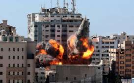 Ancur! Foto Detik-Detik Pengeboman Gedung Al Jazeera oleh Tentara Israel