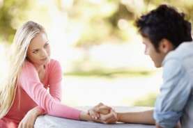 5 Pertanyaan yang Perlu Ditanyakan pada Pasangan yang Tak Kunjung Menikahi Anda