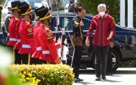 Bertemu Jokowi, PM Singapura dan Delegasi Kompak Pakai Batik