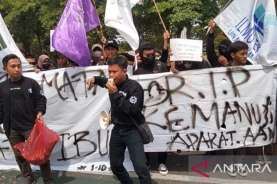 Mahasiswa UINSA Demonstrasi Tuntut Kapolda Jatim Dicopot
