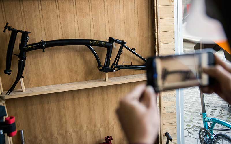  Sepeda  Mirip Brompton  Buatan UMKM Bandung  Laris Terjual 