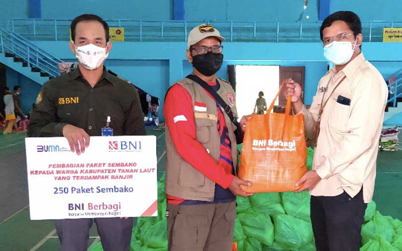 Bni Berikan Bantuan Kepada Korban Banjir Di Sejumlah Daerah Bisnis Com