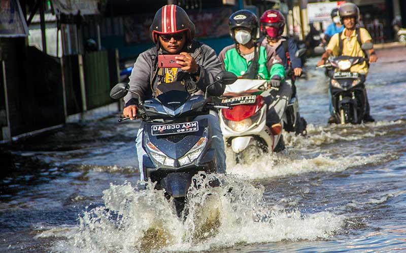 Fenomena La Nina Membuat Banjir Rob Rendam Kota Banjarmasin Bisnis Com