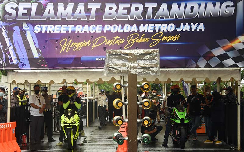 Polda Metro Jaya Gelar Balap Sepeda Motor Jalanan di Jakarta