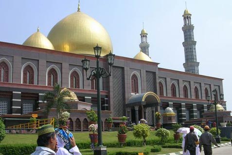 Dipakai Resepsi Pernikahan Masjid Kubah Emas Ditutup 2 Hari