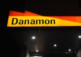 Logo Bank Danamon. Bank tersebut menaikkan suku bunga kredit kendaraan - JIBI