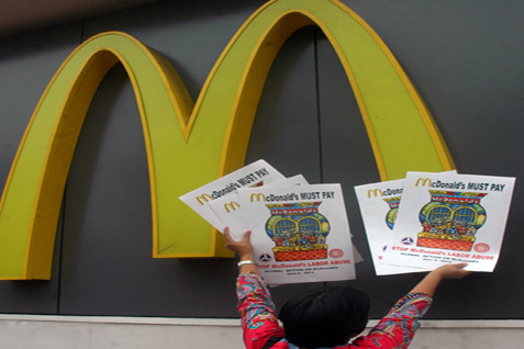 RESTORAN CEPAT SAJI: Pekerja McDonalds Mogok di 150 Kota