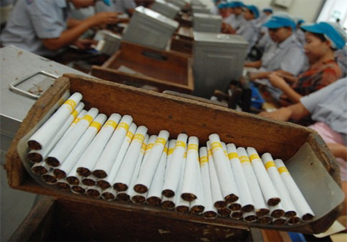 Menperin: Cukai Rokok Kretek Tangan & Mesin Harus Dibedakan