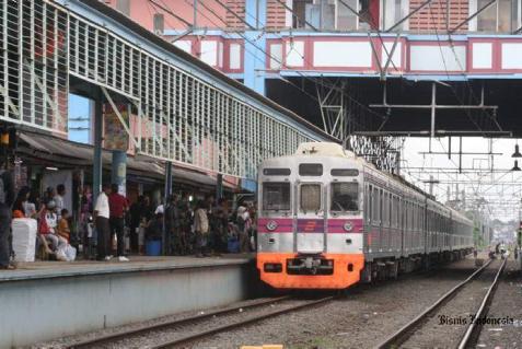 Kereta Commuter Line Jakarta Kota-Gambir Normal Kembali