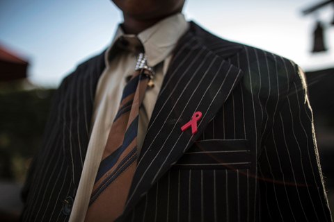 Sebarkan HIV ke Lebih dari 100 Orang, Dokter Tak Berizin Didakwa