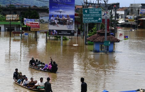 BANJIR BANDUNG Cekungan Bandung Rawan Banjir Karena Topografi Yang