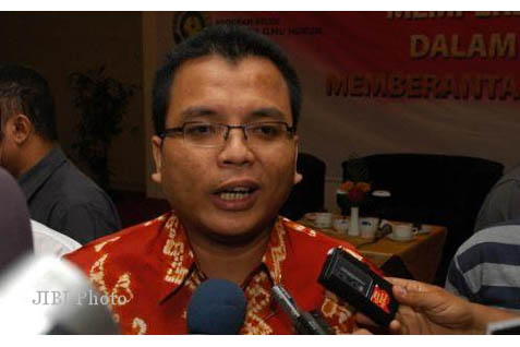 Denny Indrayana Penuhi Panggilan Polisi Ditemani 9 Pengacara