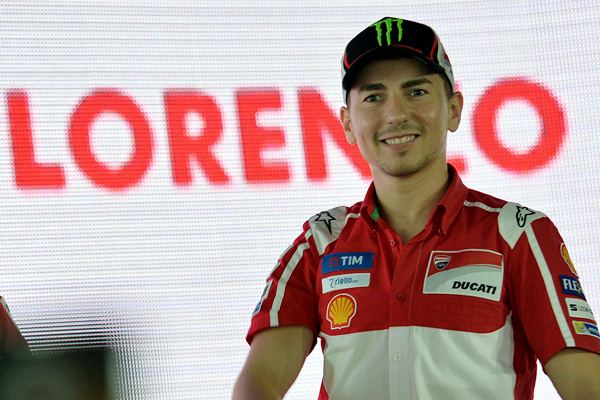 Pebalap Ducati MotoGP Jorge Lorenzo menghadiri acara Media Briefing Shell dan Ducati di Jakarta, Kamis (2/2). - Antara/Widodo S. Jusuf