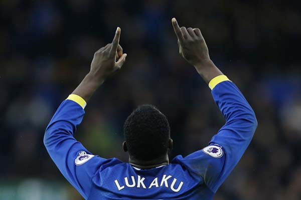 Striker Everton Romelu Lukaku setelah menjebol gawang Hull City - Reuters/Andrew Yates