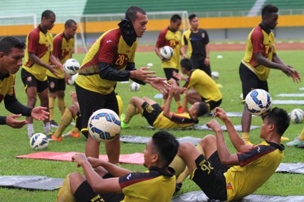 Para pemain Sriwijaya FC sedang berlatih - Antara/Nova Wahyudi