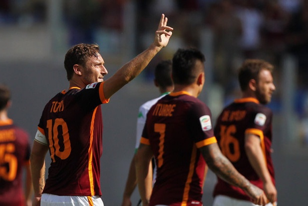 Francesco Totti (mengacungkan tangan) - Sky Sports