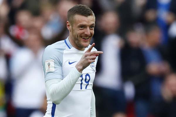 Jamie Vardy setelah mencetak gol Inggris ke gawang Lithuania - Reuters/Eddie Keogh