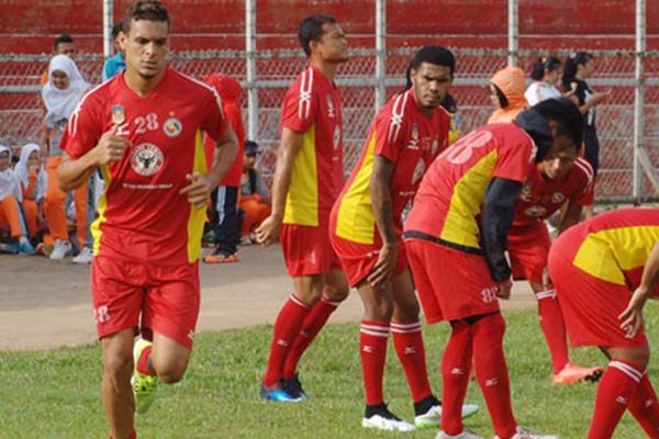 Pemain Semen Padang FC sedang berlatih - Antara/Iggoy el Fitra