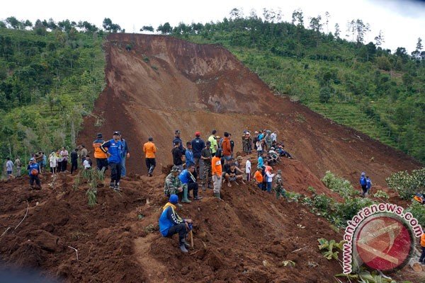 Longsor Susulan Di Banaran Ponorogo Terjadi Saat Proses Evakuasi