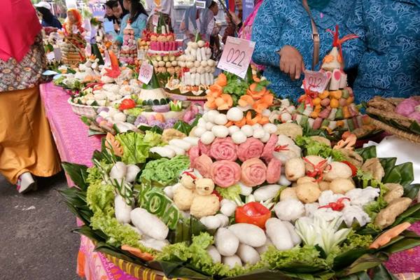 Hmm Tumpeng Pempek Ini Sungguh Menggugah Selera 