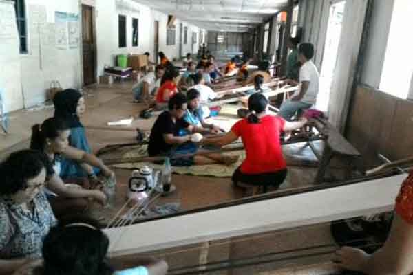 Pelatihan teknik produksi tenun di Dusun Tematu, Kabupaten Kapuas Hulu - PRCF