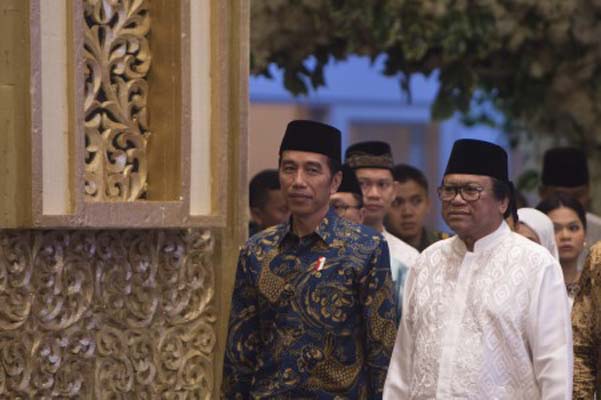 Buka Puasa di Rumah  Oesman  Sapta  Odang  Presiden Bicara 