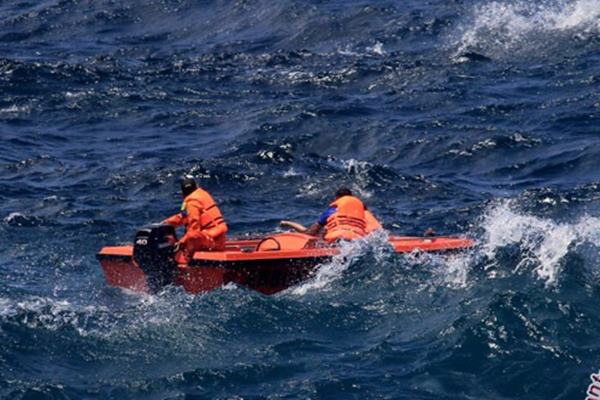 Tujuh Korban Kapal Tenggelam di Perairan Pulau Putri Belum Ditemukan
