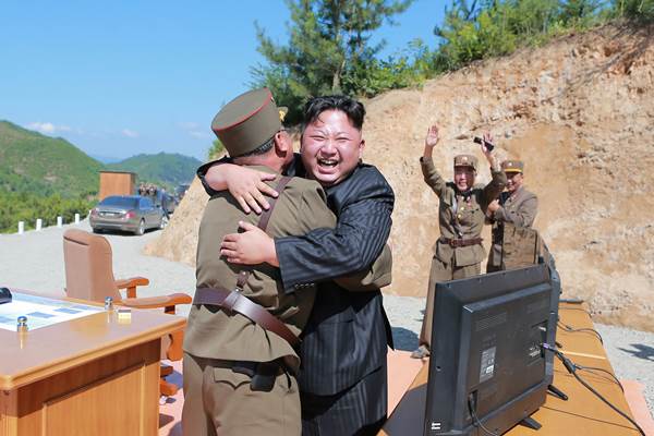 Sukses Luncurkan Rudal ICBM, Kim Jong-un & Istri Gelar Pesta