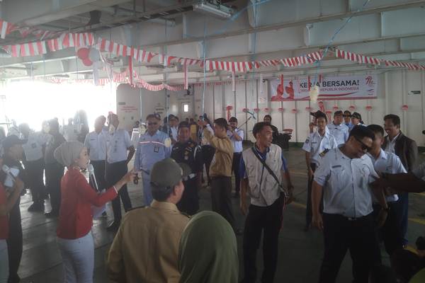 Lomba merayakan HUT Kemerdekaan Ke-72 Indonesia di atas kapal ASDP - Abdul Rahman