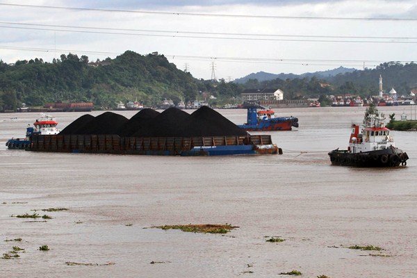 Debit Air Naik Sungai Barito Bisa Dilewati Kapal Dan Tongkang Ekonomi Bisnis Com