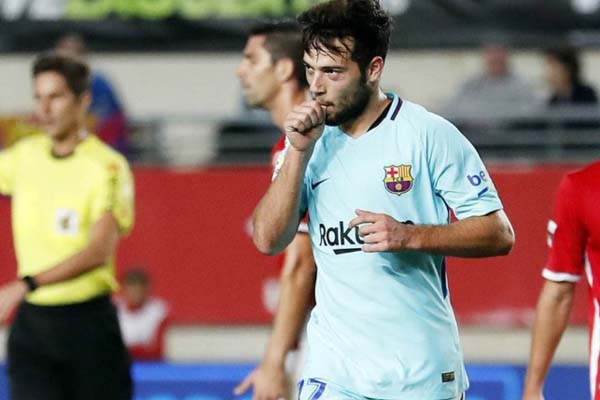 Jose Arnaiz selepas mencetak gol dalam laga debutnya bersama tim senior FC Barcelona - Twitter FC Barcelona