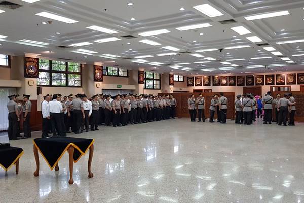 Suasana sebelum upacara mutasi sejumlah Jenderal di Mabes Polri, Kamis (11/1/2018). - Bisnis.com/Sholahuddin Al Ayyubi