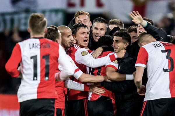 Feyenoord Lolos ke Semifinal Piala Belanda, Hajar PSV 2-0