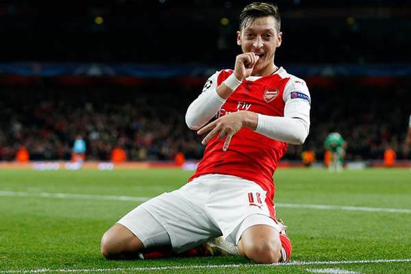 Teken Kontrak Baru, Gaji Ozil Paling Tinggi di Arsenal - Bola Bisnis.com