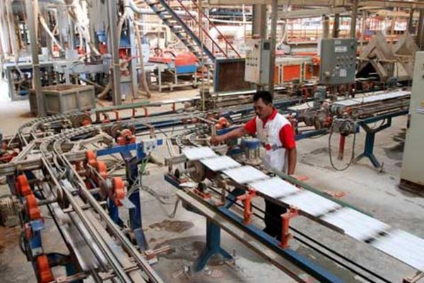 Utilitas Produksi Pabrik Keramik  Dalam Negeri Naik Jadi 85 