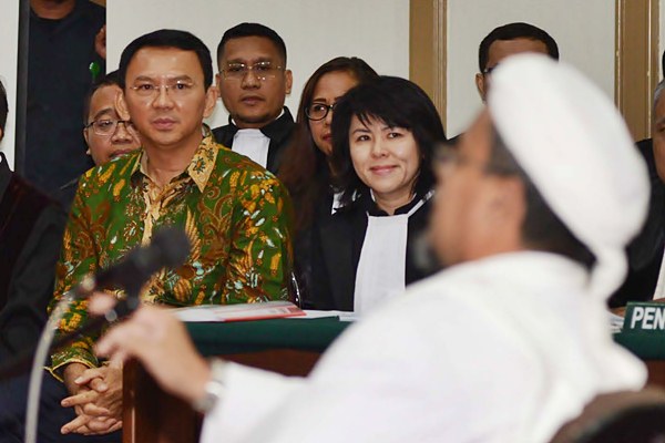 Rizieq Shihab saat menjadi saksi pada Pengadilan Negeri Jakarta Utara di Auditorium Kementerian Pertanian, Jakarta, Selasa (28/2). - Antara/Raisan Al Farisi