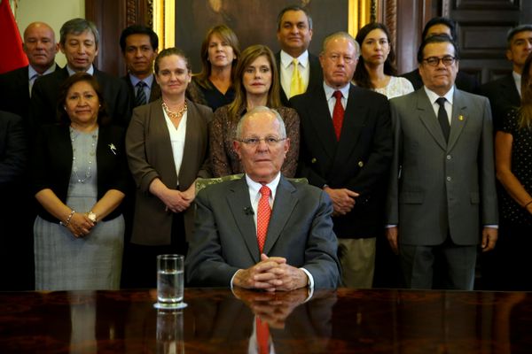 Presiden Peru Pedro Pablo Kuczynski mengumumkan pengunduran dirinya di Istana Presiden di Lima, Peru, Rabu (21/3). - Reuters