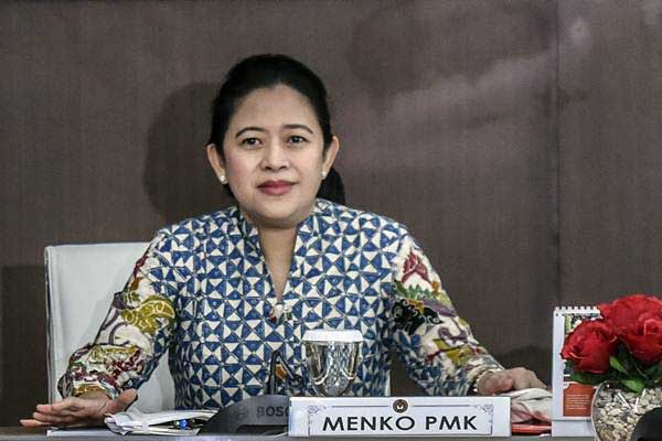 Menteri Koordinator bidang Pembangunan Manusia dan Kebudayaan (Menko PMK) Puan Maharani memimpin rapat koordinasi tingkat menteri di Kemenko PMK, Jakarta, Kamis (2/11). - ANTARA/Hafidz Mubarak A