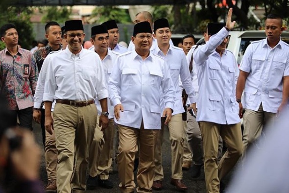 Prabowo Subianto (tengah) akan diusung sebagai calon presiden pada pemilihan presiden 2019 - Instagram