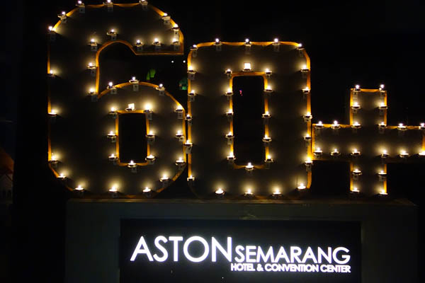 EARTH HOUR: Aston Semarang Ajak Tamu Hotel Bersepeda Keliling Kota Lama