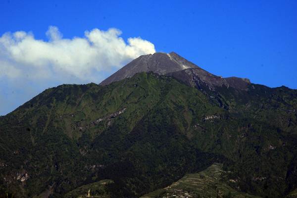 Gunung Merapi Meletus: Ratusan Penambang Langsung Turun