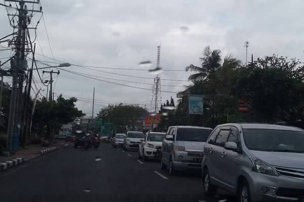 Kendaraan merayap menuju Ubud, Kabupaten Gianyar Bali. - Bisnis.com/Tim Jelajah Jawa/Bali