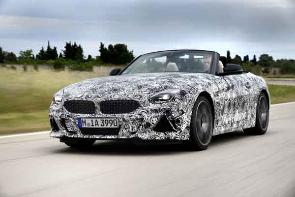  BMW  Z4 Baru  Lampu Hijau untuk Kesenangan Berkendara 