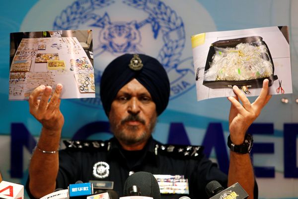 Polisi Malaysia Butuh 3 Hari Untuk Hitung Nilai Barang-barang Najib Razak yang Disita