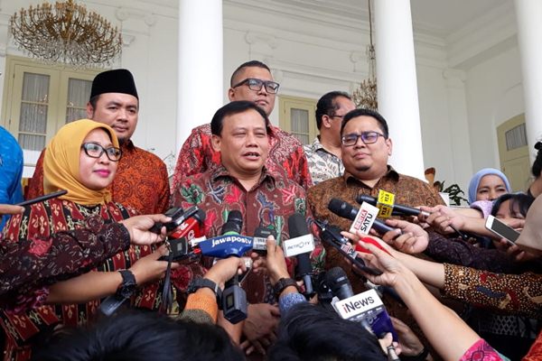 Ketua Bawaslu Abhan memberikan keterangan seusai melakukan audiensi bersama Presiden Joko Widodo di Istana Kepresidenan Bogor, Selasa (24/7/2018). (David Eka Issetiabudhi - Bisnis).