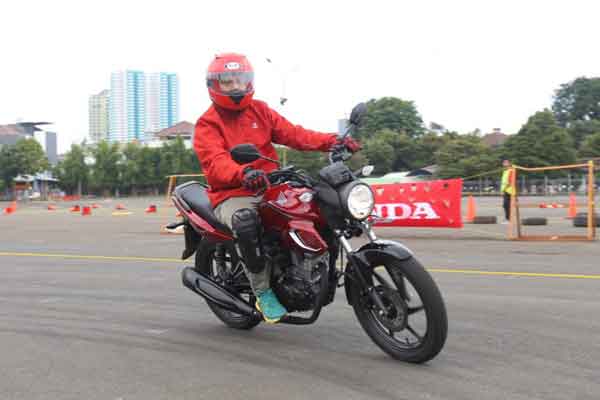 Balap Motor  Honda Dream Cup 2018 Pekanbaru  Lombakan Enam 